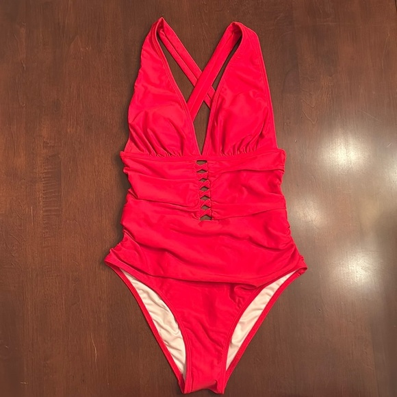 Brand New Cupshe Red One-Piece Swimsuit Cutouts V-Neck Criss Cross Tie Back - Picture 1 of 16